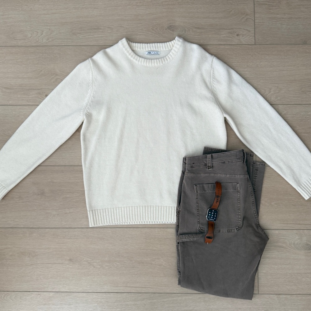 Zara Men’s Large cream sweater